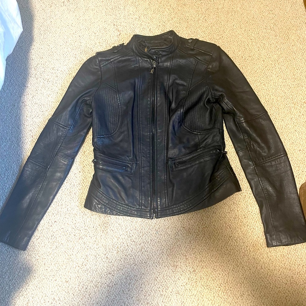 bernardo leather jacket size small in good shape